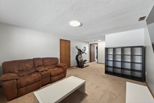 9157 3rd Street NE, Blaine, MN 55434