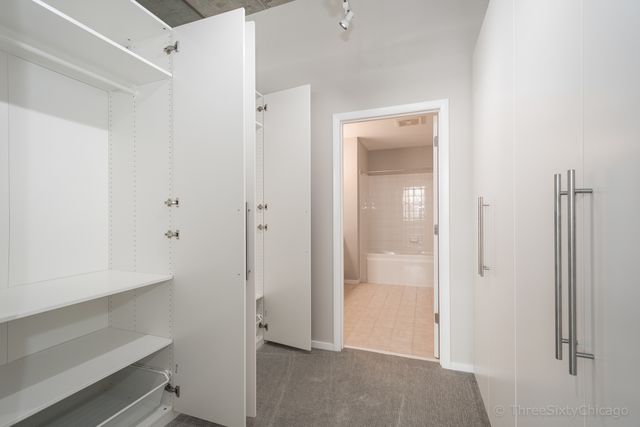 1000 W Adams Street 506, Chicago, IL 60607
