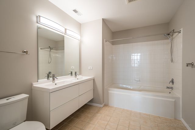 1000 W Adams Street 506, Chicago, IL 60607