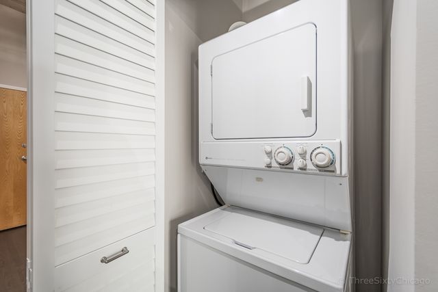 1000 W Adams Street 506, Chicago, IL 60607