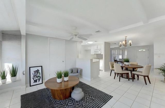 511 CIRCLEWOOD DRIVE Q-16, Venice, FL 34293