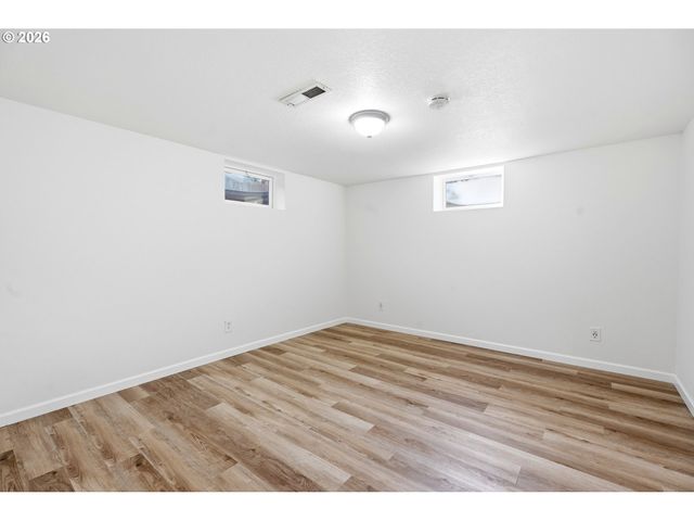 4304 Se FIELDCREST Dr, Milwaukie, OR 97222