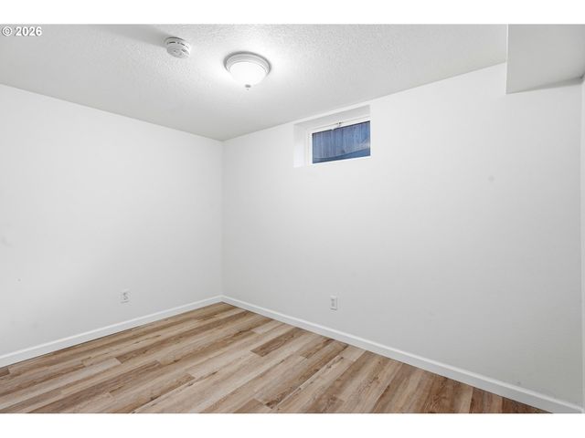 4304 Se FIELDCREST Dr, Milwaukie, OR 97222