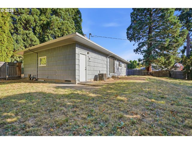 4304 Se FIELDCREST Dr, Milwaukie, OR 97222