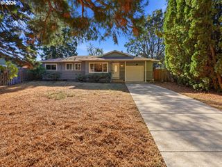 4304 Se FIELDCREST Dr, Milwaukie, OR 97222