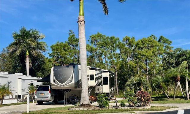 1348 Diamond Lake CIR, Naples, FL 34114