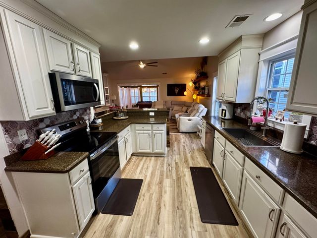 4918 Weatherwood Dr., North Myrtle Beach, SC 29582