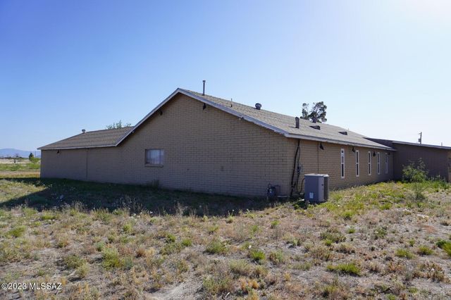 13385 S Dos Cabezas Road, Pearce, AZ 85625