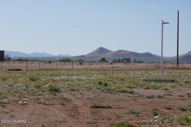 13385 S Dos Cabezas Road, Pearce, AZ 85625