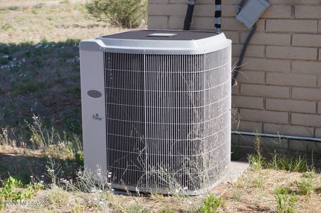 13385 S Dos Cabezas Road, Pearce, AZ 85625