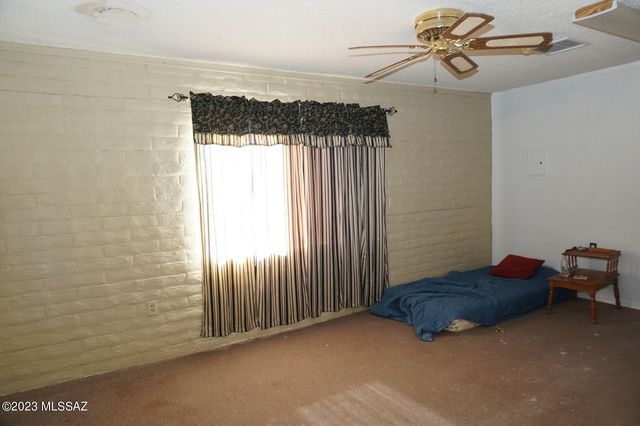 13385 S Dos Cabezas Road, Pearce, AZ 85625