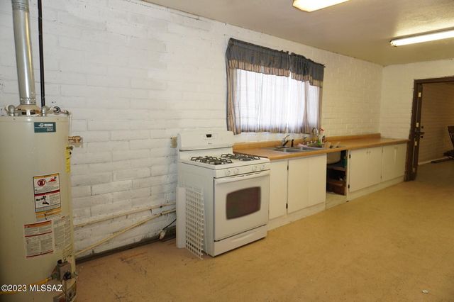 13385 S Dos Cabezas Road, Pearce, AZ 85625