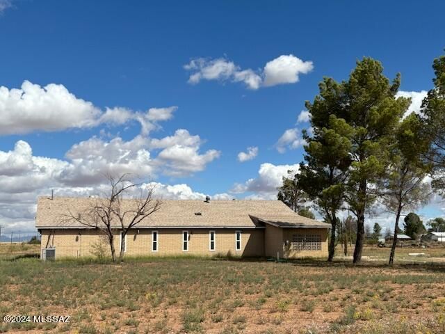 13385 S Dos Cabezas Road, Pearce, AZ 85625