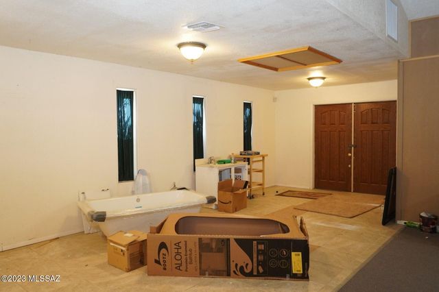 13385 S Dos Cabezas Road, Pearce, AZ 85625