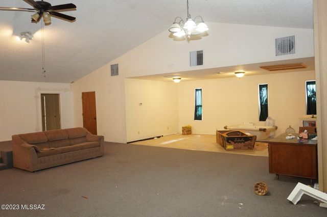 13385 S Dos Cabezas Road, Pearce, AZ 85625