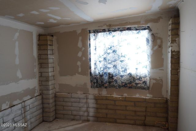 13385 S Dos Cabezas Road, Pearce, AZ 85625