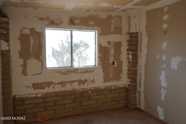 13385 S Dos Cabezas Road, Pearce, AZ 85625