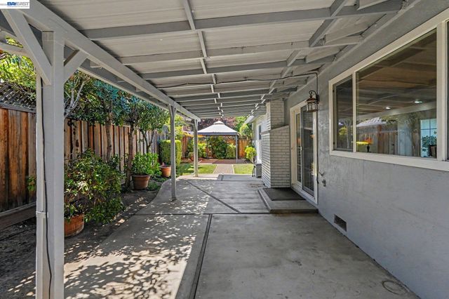 649 Canterbury Ave, Livermore, CA 94550