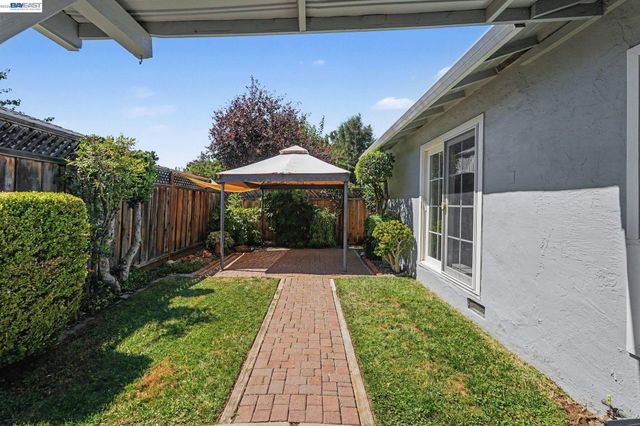 649 Canterbury Ave, Livermore, CA 94550