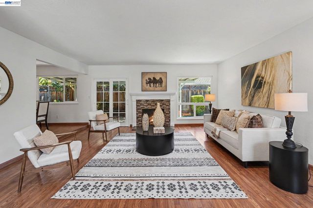 649 Canterbury Ave, Livermore, CA 94550