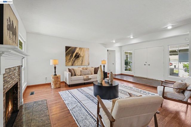 649 Canterbury Ave, Livermore, CA 94550