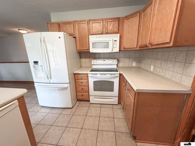 6241 Gladstone Street, Lincoln, NE 68507