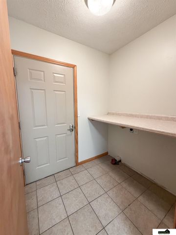 6241 Gladstone Street, Lincoln, NE 68507