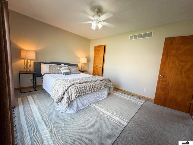 6241 Gladstone Street, Lincoln, NE 68507