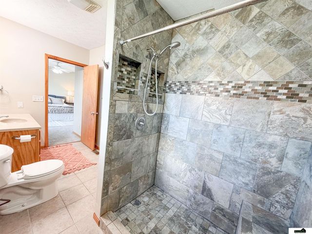 6241 Gladstone Street, Lincoln, NE 68507