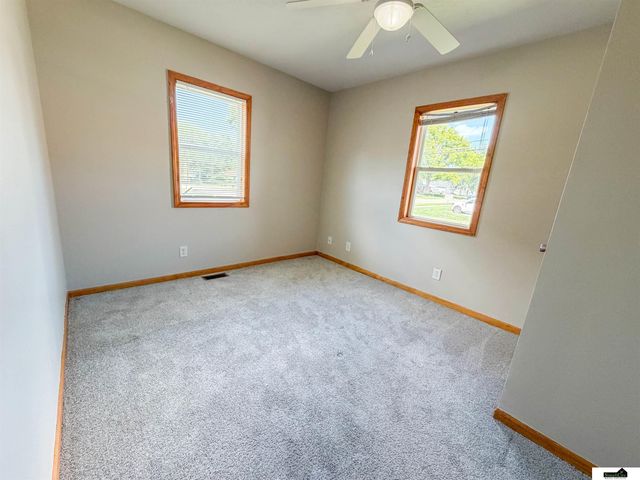 6241 Gladstone Street, Lincoln, NE 68507