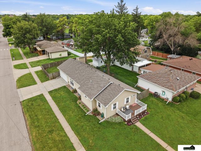 6241 Gladstone Street, Lincoln, NE 68507