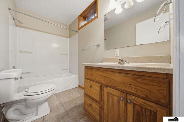 6241 Gladstone Street, Lincoln, NE 68507