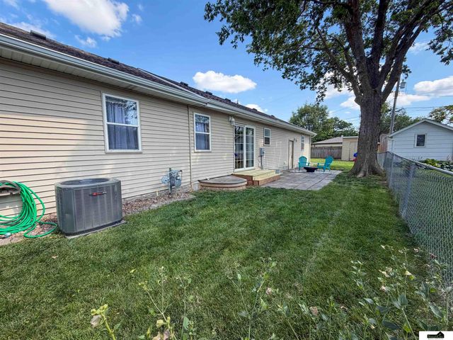6241 Gladstone Street, Lincoln, NE 68507