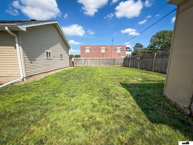 6241 Gladstone Street, Lincoln, NE 68507