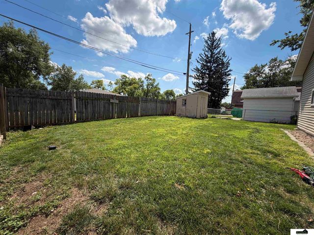 6241 Gladstone Street, Lincoln, NE 68507