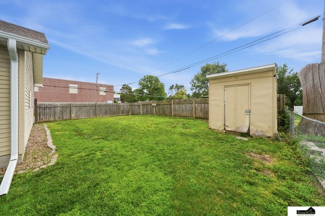 6241 Gladstone Street, Lincoln, NE 68507