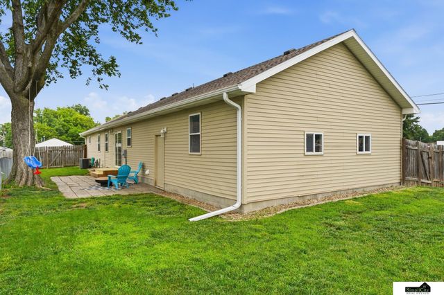 6241 Gladstone Street, Lincoln, NE 68507