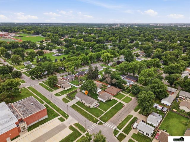 6241 Gladstone Street, Lincoln, NE 68507