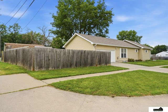 6241 Gladstone Street, Lincoln, NE 68507