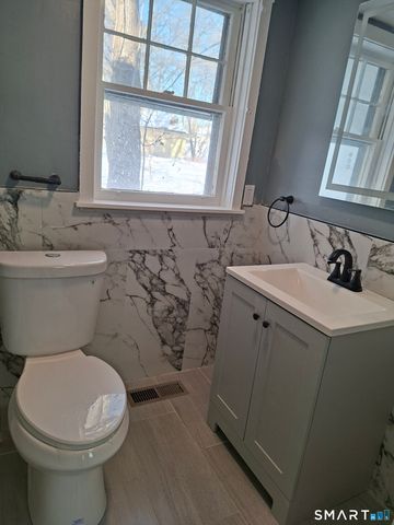 7 Main Street 1, East Hampton, CT 06424