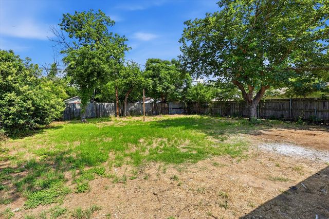 5021 Royal Drive, Fort Worth, TX 76116