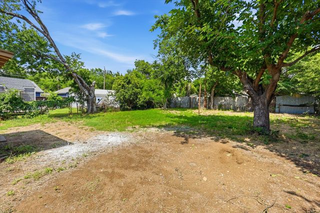 5021 Royal Drive, Fort Worth, TX 76116