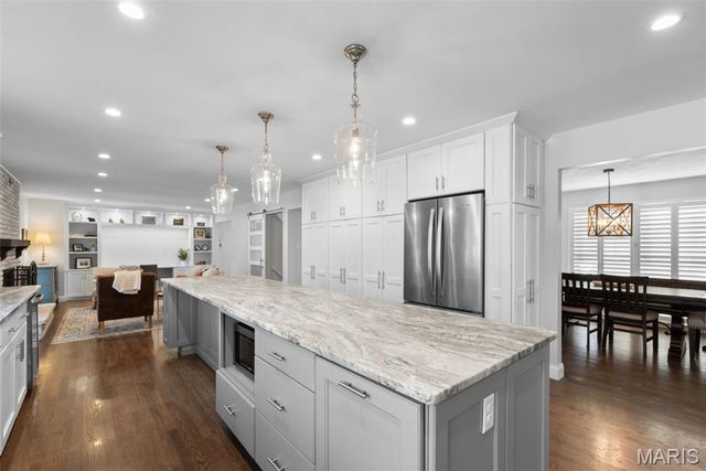 14081 Cross Trails Drive, Chesterfield, MO 63017