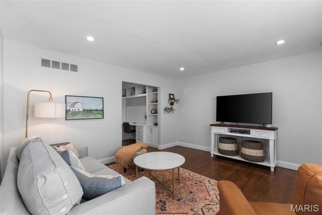 14081 Cross Trails Drive, Chesterfield, MO 63017