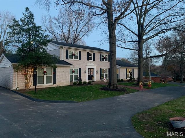 14081 Cross Trails Drive, Chesterfield, MO 63017