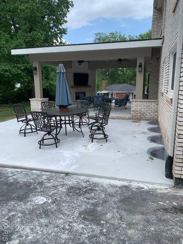 14081 Cross Trails Drive, Chesterfield, MO 63017