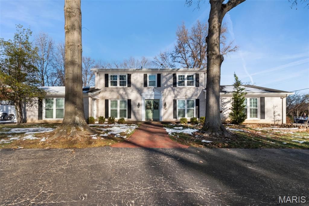 14081 Cross Trails Drive, Chesterfield, MO 63017