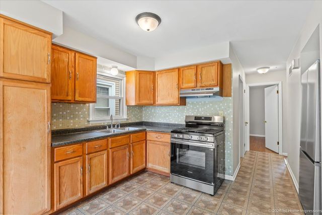 7320 W 58th Street, Summit, IL 60501