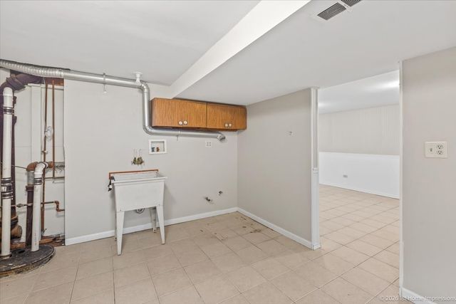 7320 W 58th Street, Summit, IL 60501