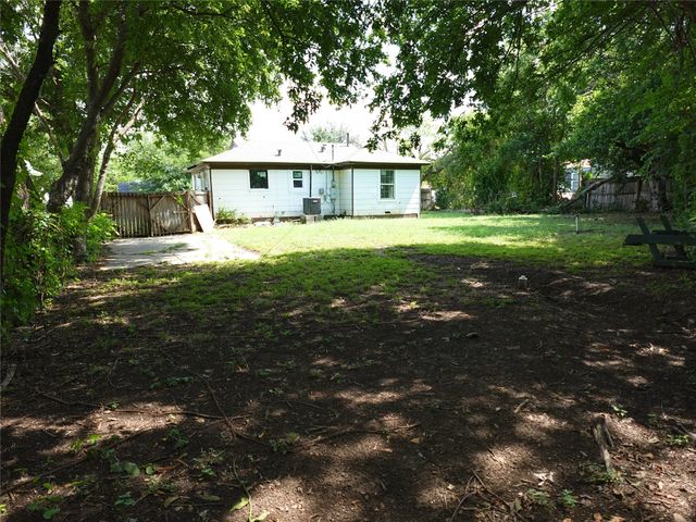 4912 Almena Road, River Oaks, TX 76114